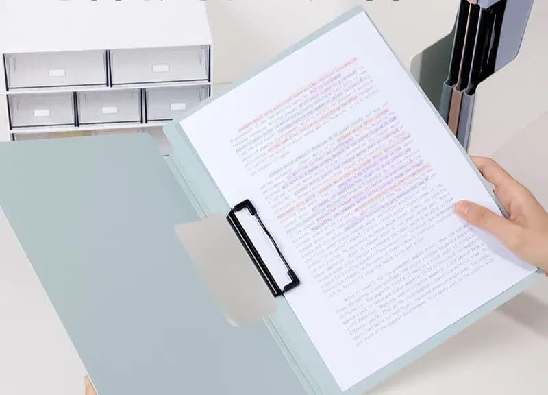 Clip Board Porte Bloc A4/PP/325*245*12MM Horizontal Deli 2