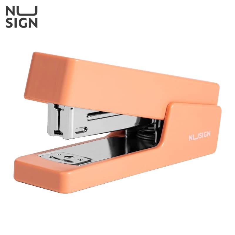 6935205313232 - ENS084P - Agraffeuse Deli de Bureau Nusign Pink 26/6 26/6 (20F.