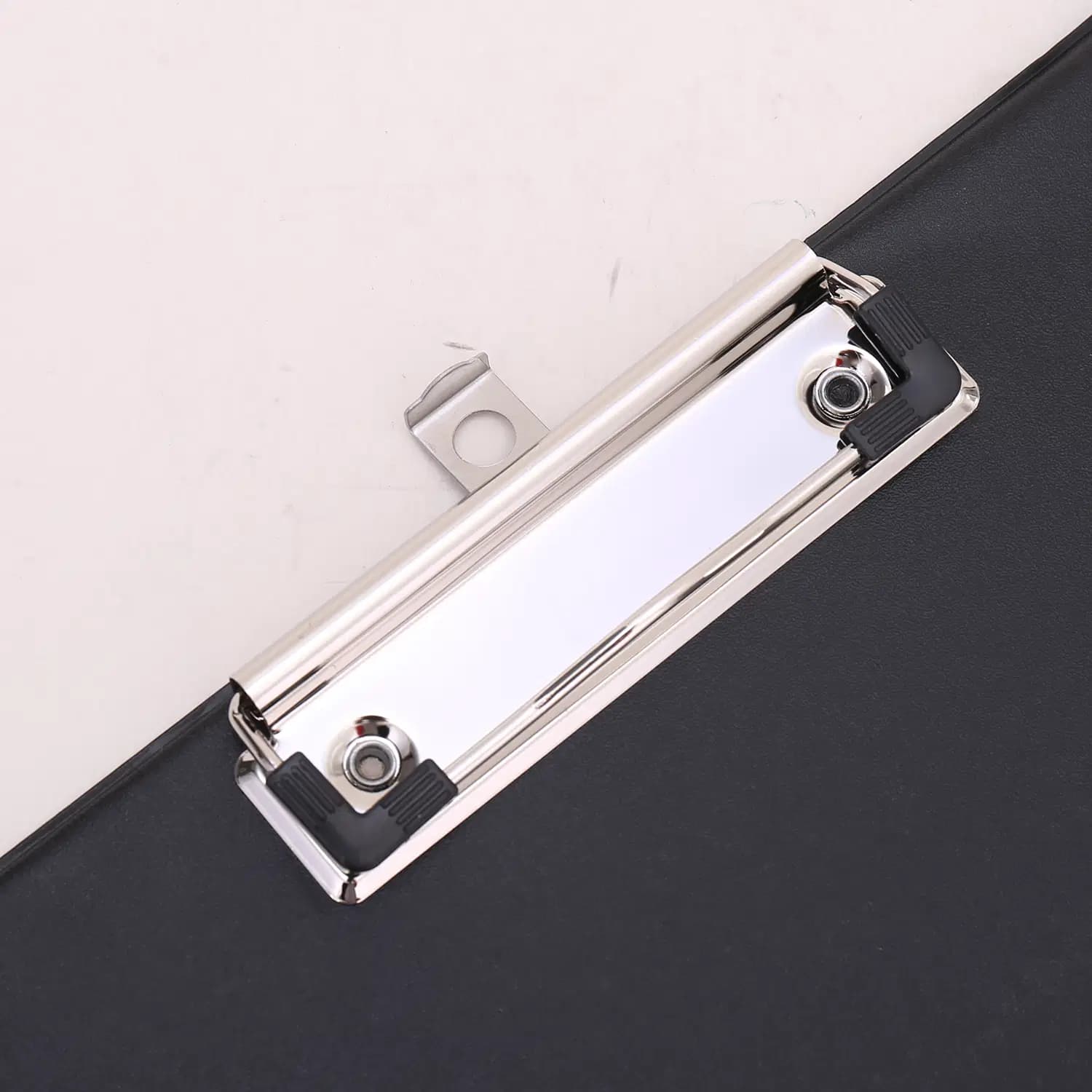 Clip Board A4 en Pp Black Deli Ref 38153B 4